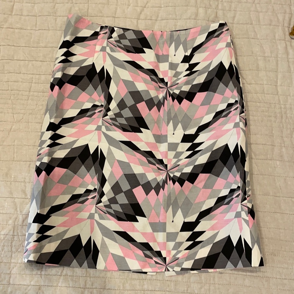 Geometric pencil skirt